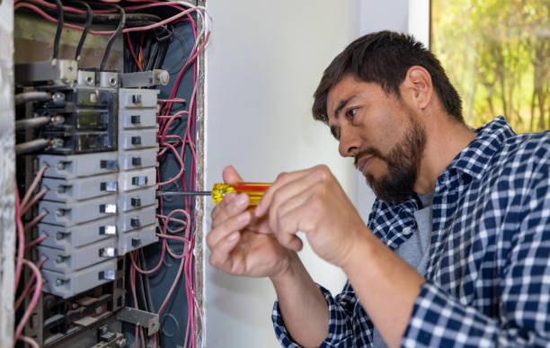 Best Affordable Emergency Electrician  in Flordell Hills, MO